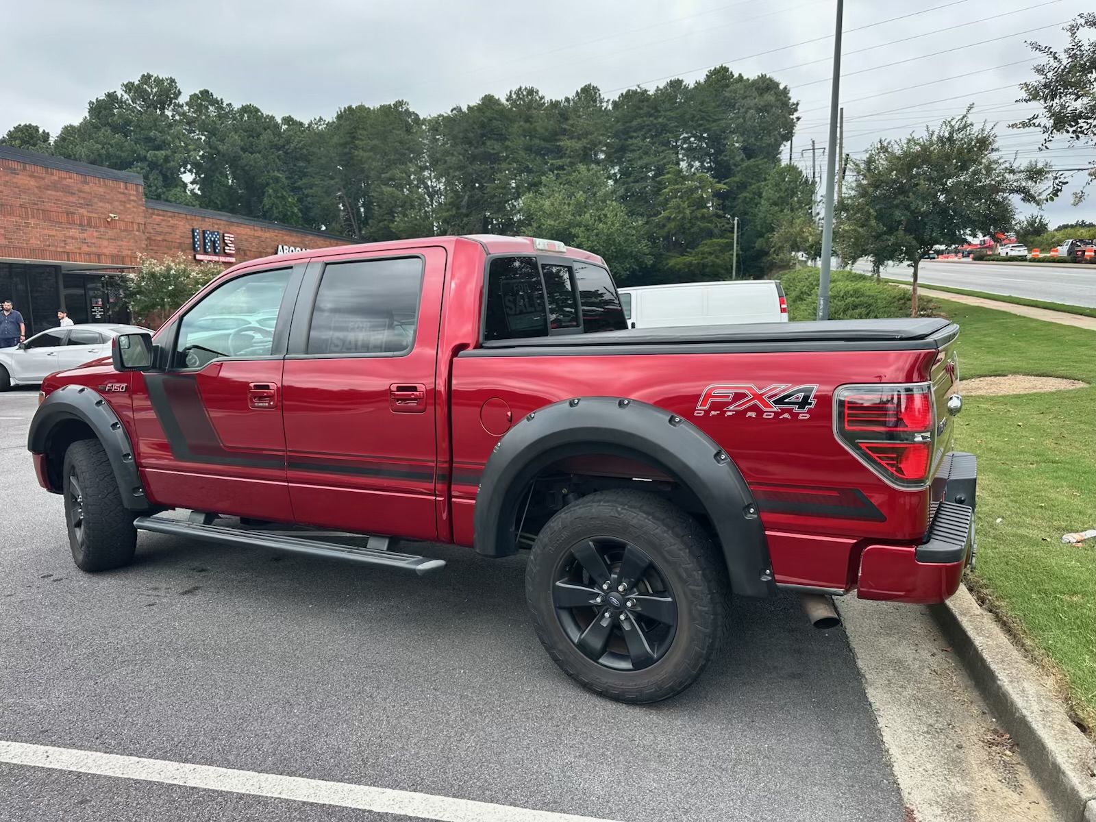 Used 2014 Ford F150 FX4 w/ Equipment Group 402A Luxury AWD/4WD image 4
