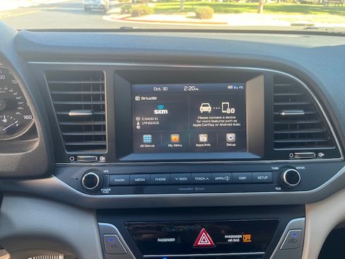 Used 2017 Hyundai Elantra SE image 6