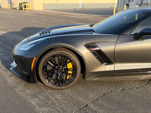 Used 2017 Chevrolet Corvette Z06 w/ Z07 Performance Package image 8