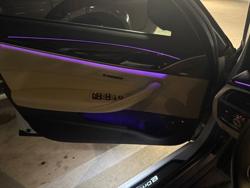 Used 2018 BMW 530e w/ Premium Package 2 image 8