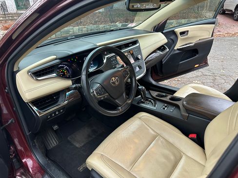 Used 2013 Toyota Avalon Limited image 5