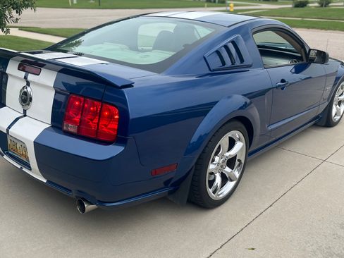 Used 2006 Ford Mustang GT Premium RWD image 16