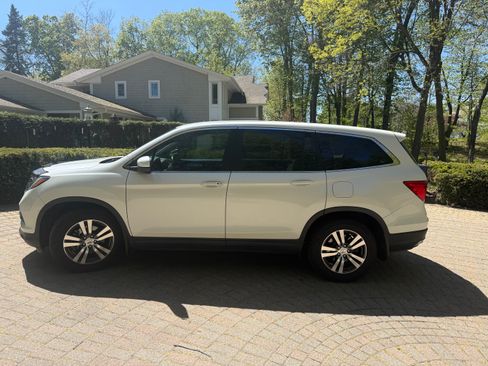 Used 2017 Honda Pilot EX-L image 1