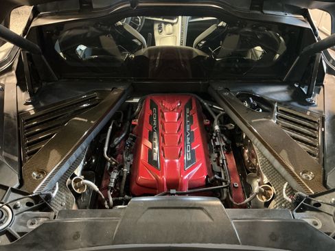 Used 2021 Chevrolet Corvette Stingray Preferred Cpe w/ Z51 Performance Package RWD image 9