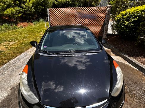 Used 2013 Hyundai Elantra GLS w/ Preferred Pkg FWD image 4