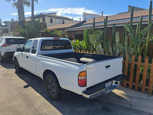 Used 2002 Toyota Tacoma 2WD Xtracab image 9