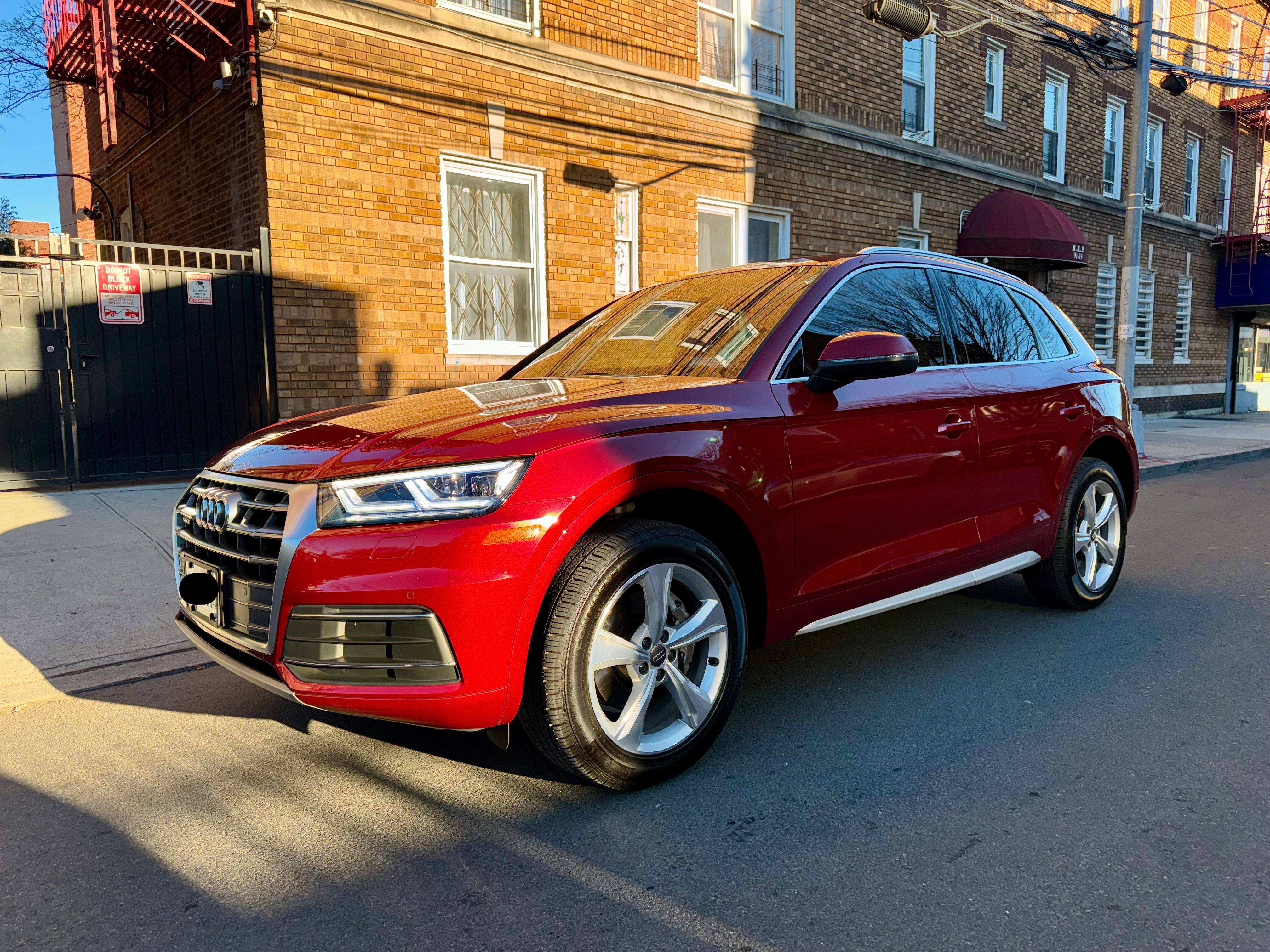 Used 2020 Audi Q5 2.0T Premium Plus w/ Premium Plus Package AWD/4WD image 1