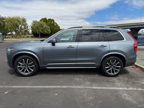 Used 2018 Volvo XC90 T6 Momentum w/ Convenience Package AWD/4WD image 5