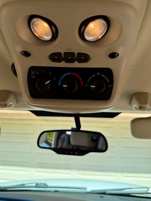 Used 2004 Chevrolet Tahoe Z71 w/ Z71 Preferred Equipment Group AWD/4WD image 18