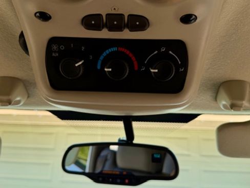 Used 2004 Chevrolet Tahoe Z71 w/ Z71 Preferred Equipment Group AWD/4WD image 18