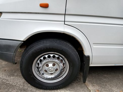 Used 2006 Dodge Sprinter 2500 w/ Comfort Seating Group image 11