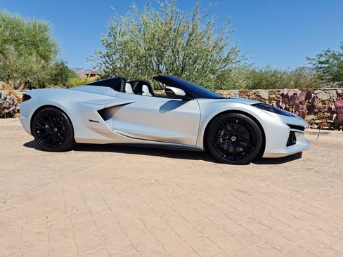 Used 2024 Chevrolet Corvette E-Ray w/ Stealth Interior Trim Package image 6