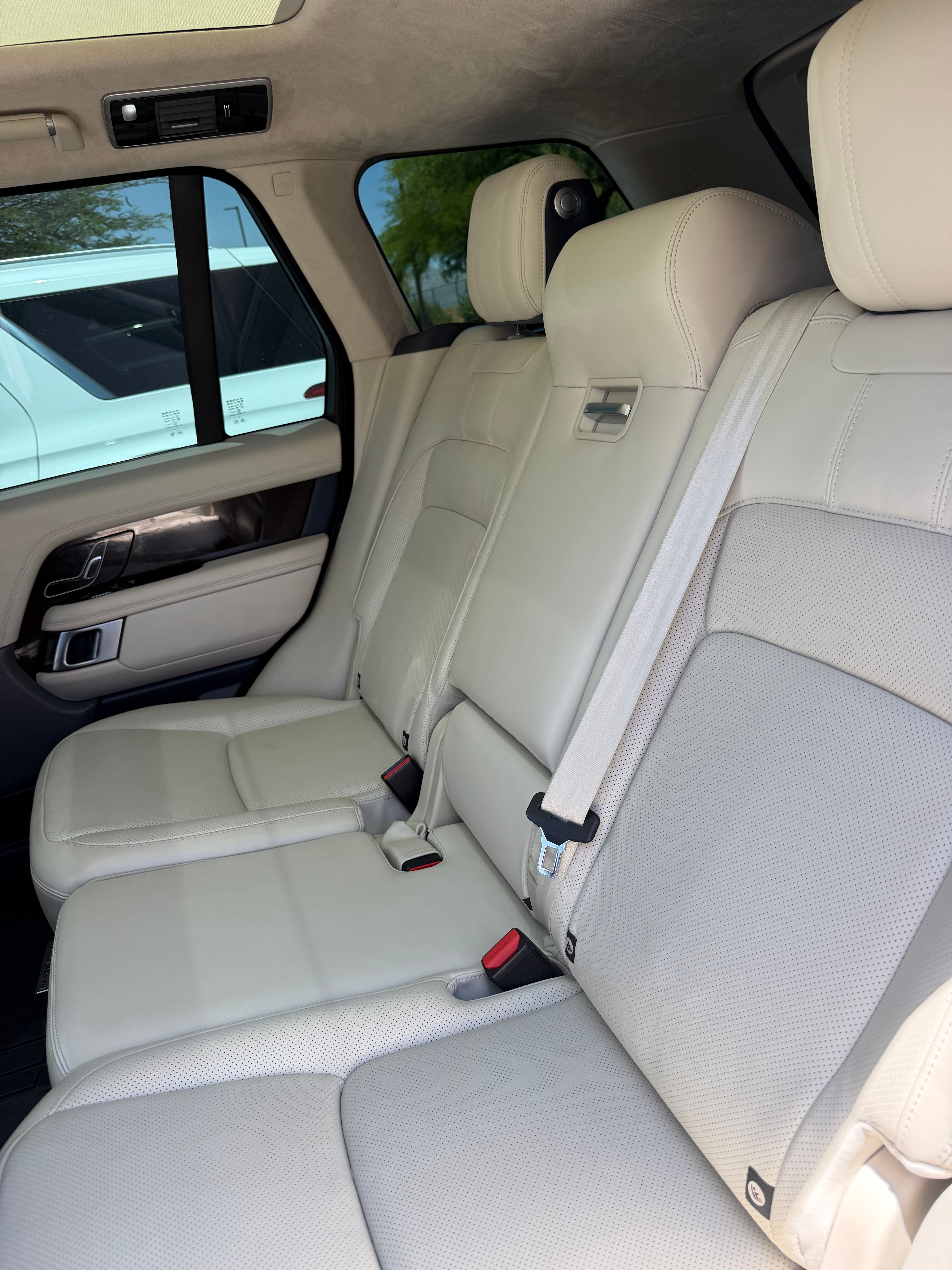 Used 2022 Land Rover Range Rover P525 Westminster Edition AWD/4WD image 10