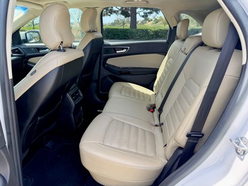 Used 2017 Ford Edge SEL w/ Equipment Group 201A FWD image 16