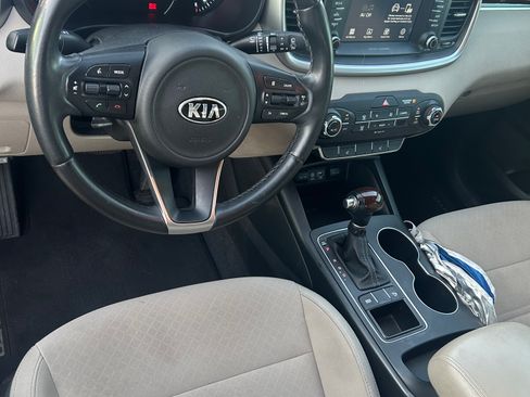 Used 2017 Kia Sorento LX w/ LX V6 Convenience Package FWD image 8