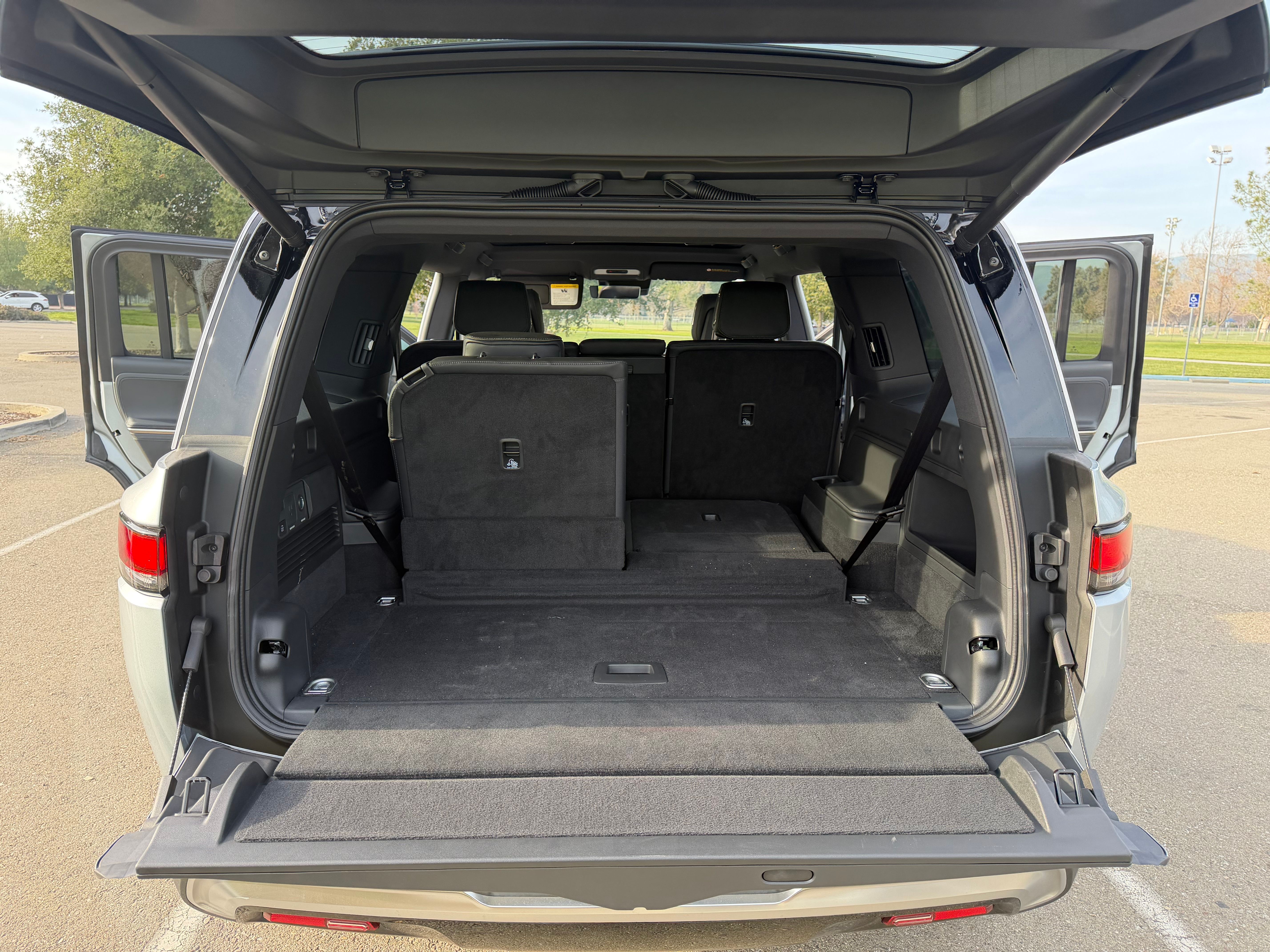 Used 2026 Rivian R1S Adventure AWD/4WD image 15
