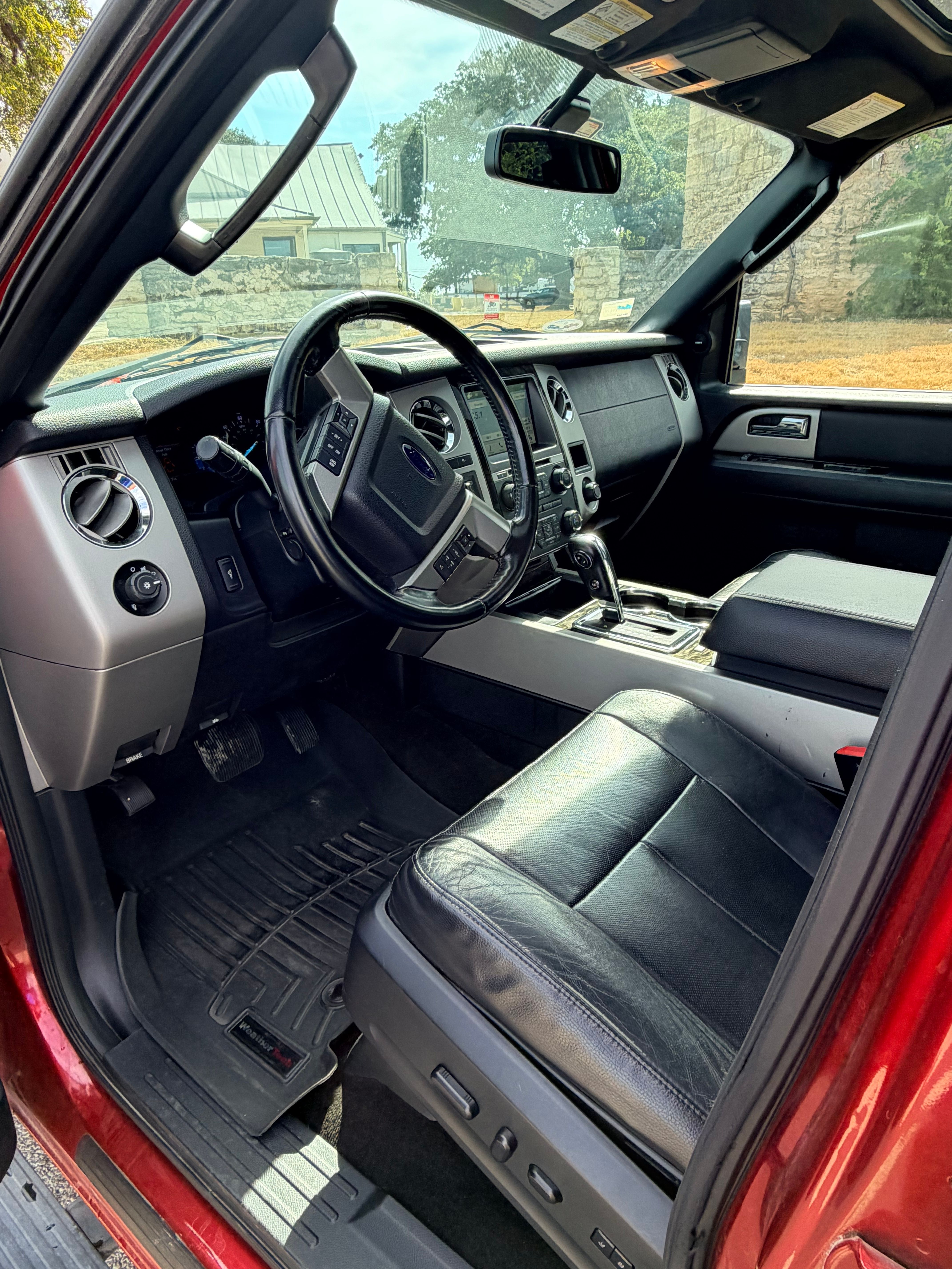 Used 2016 Ford Expedition Limited RWD image 13