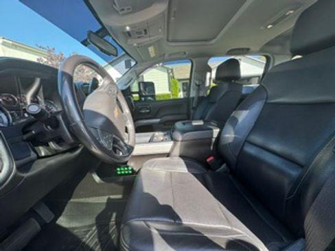 Used 2018 Chevrolet Silverado 2500 LTZ w/ Duramax Plus Package AWD/4WD image 4
