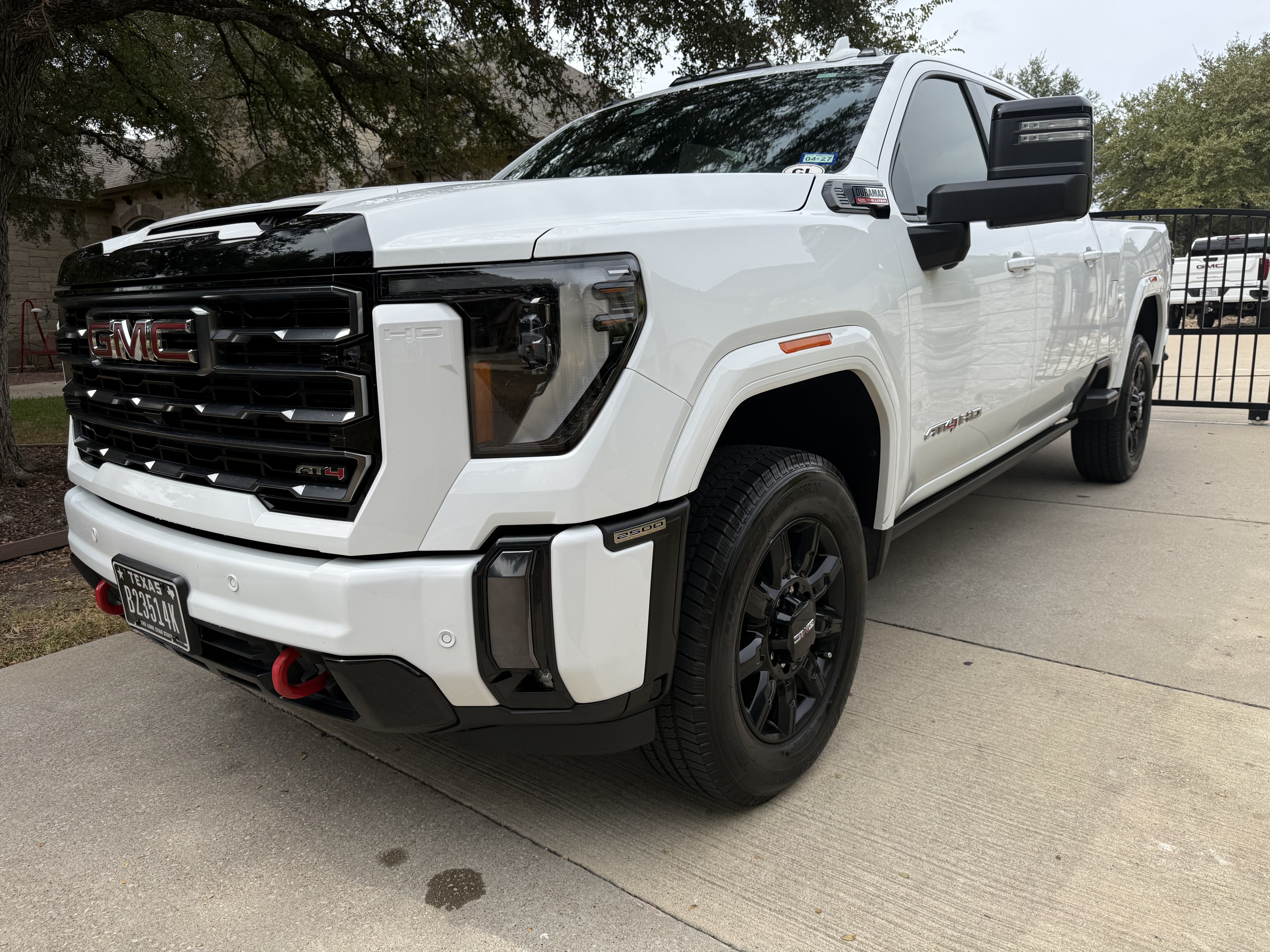 Used 2024 GMC Sierra 2500 AT4 w/ AT4 Premium Plus Package AWD/4WD image 2