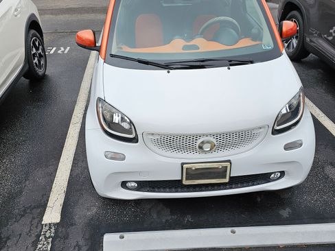 Used 2016 smart fortwo passion image 4