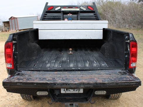 Used 2006 Dodge Ram 3500 Truck SLT image 17