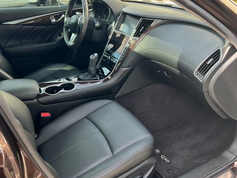 Used 2018 INFINITI Q50 Luxe w/ Essential Package (3.0T Luxe) image 9