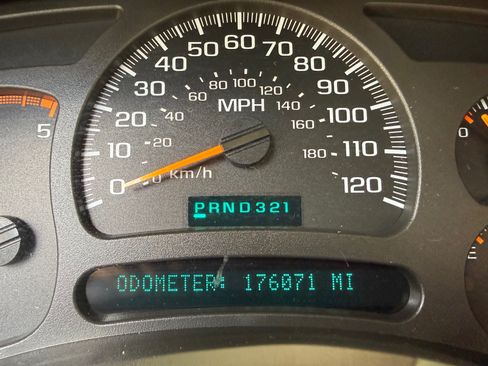 Used 2003 Chevrolet Silverado 3500 LT image 12