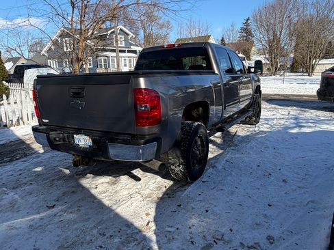 Used 2012 Chevrolet Silverado 2500 LT w/ Interior Plus Package image 2