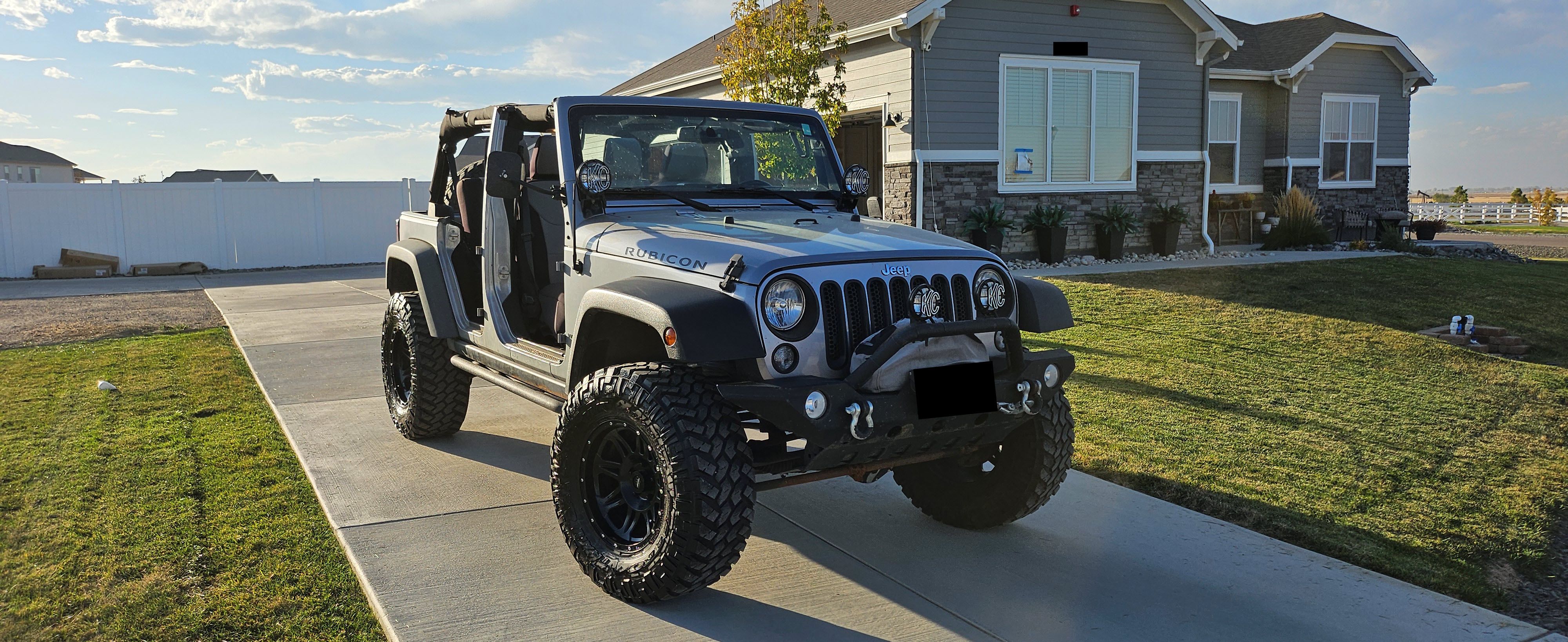 Used 2015 Jeep Wrangler Unlimited Rubicon w/ Dual Top Group AWD/4WD image 8