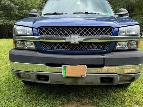 Used 2003 Chevrolet Silverado 3500 LS AWD/4WD image 1