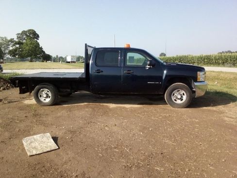 Used 2007 Chevrolet Silverado 2500 W/T w/ LS Package image 2