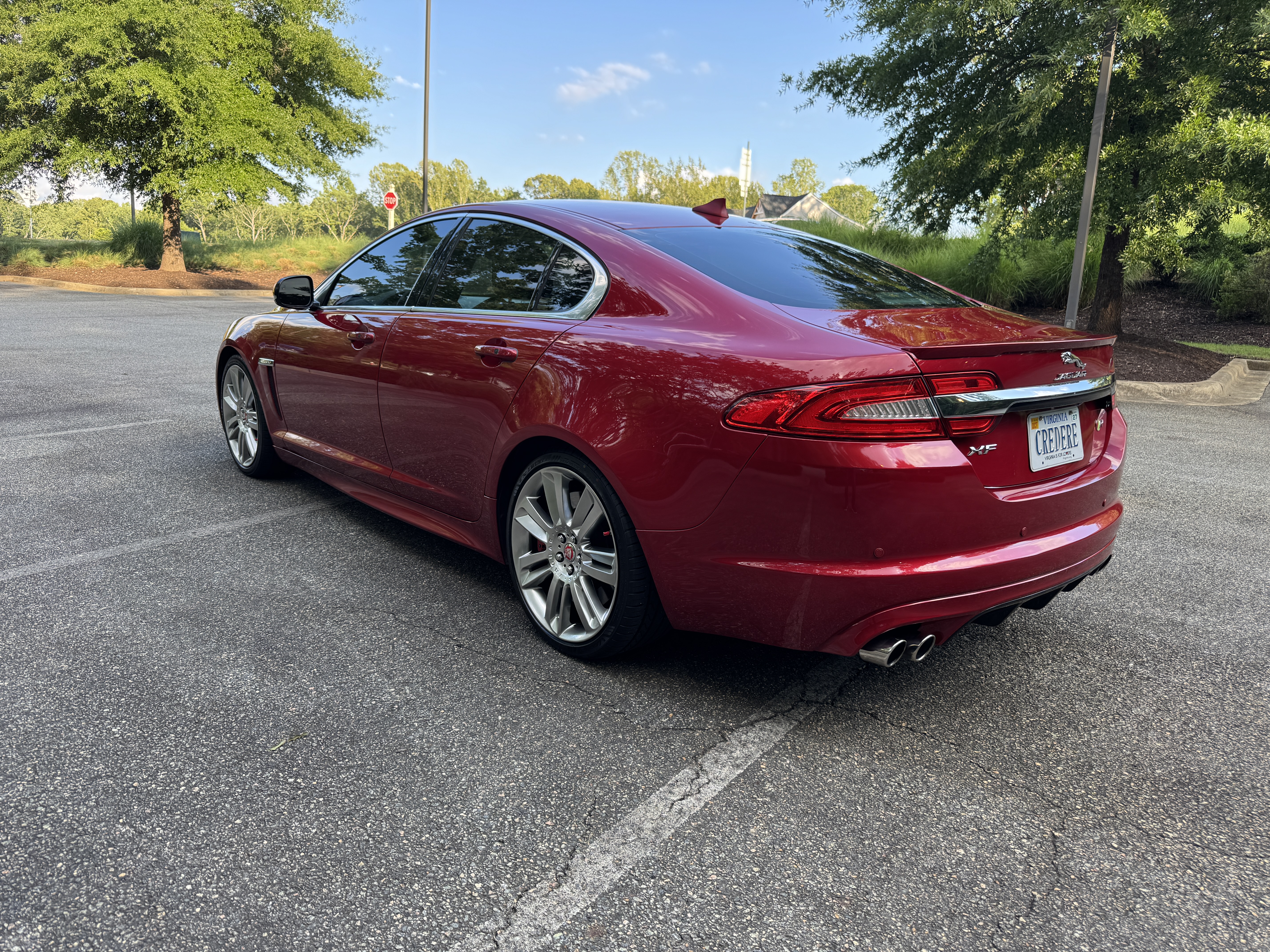 Used 2015 Jaguar XF R RWD image 4