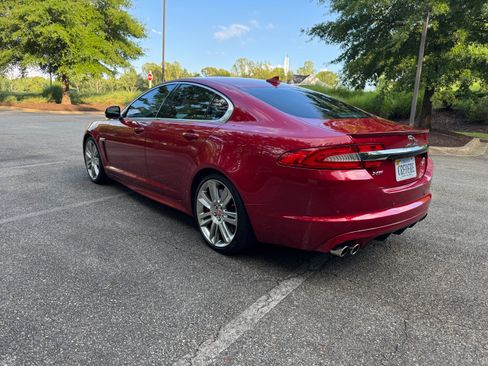 Used 2015 Jaguar XF R RWD image 4
