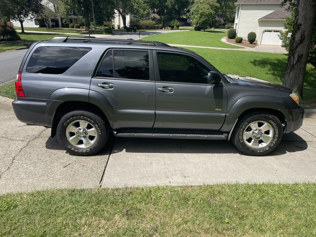 Used 2008 Toyota 4Runner SR5 w/ SR5 Extra Value Pkg 1 RWD image 2