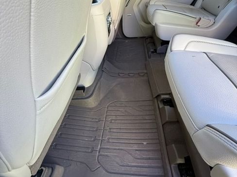 Used 2021 GMC Yukon Denali w/ LPO, Illumination Package image 14