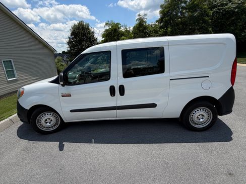 Used 2019 RAM ProMaster City Tradesman FWD image 1