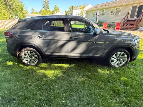 Used 2020 Volkswagen Atlas Cross Sport SE w/ Panoramic Sunroof Package AWD/4WD image 5