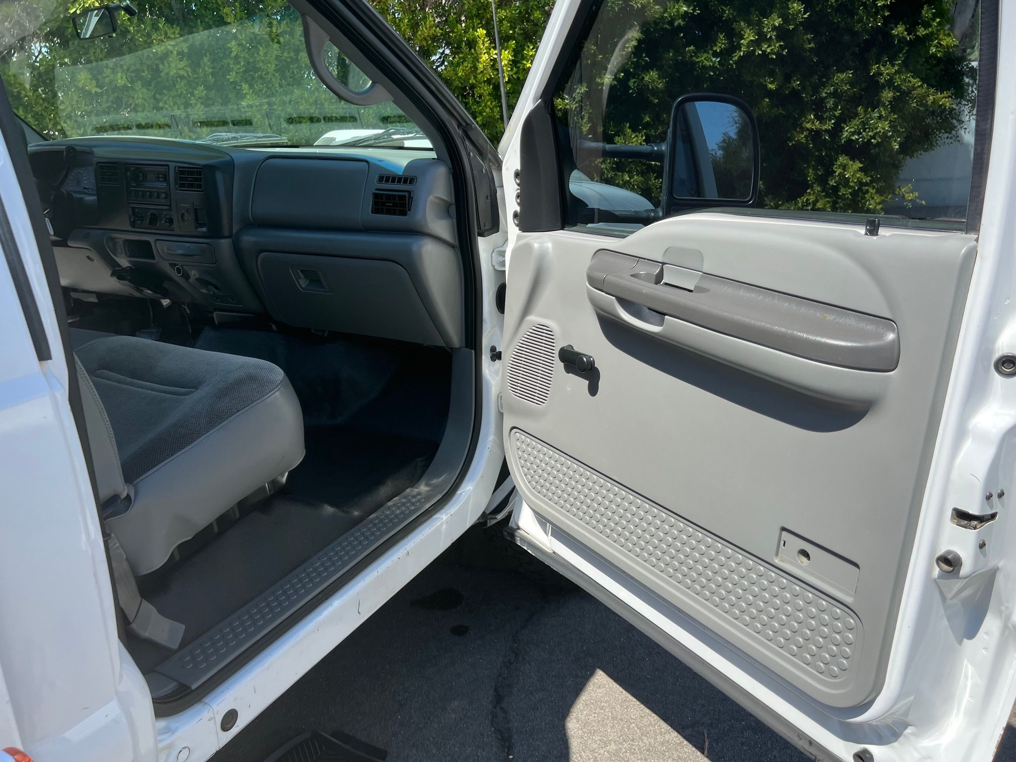 Used 2002 Ford F350 2WD Regular Cab DRW Super Duty image 15