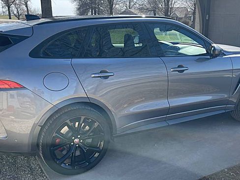 Used 2020 Jaguar F-PACE SVR image 5