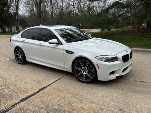 Used 2013 BMW M5 image 6