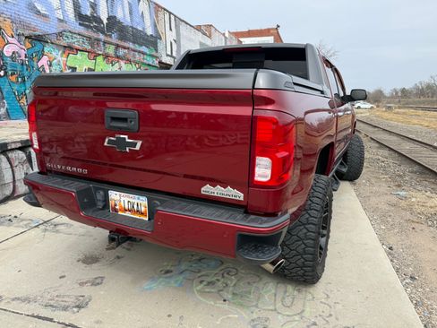 Used 2018 Chevrolet Silverado 1500 High Country w/ High Desert Package image 10