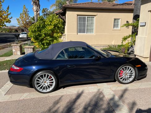 Used 2006 Porsche 911 Carrera S image 2