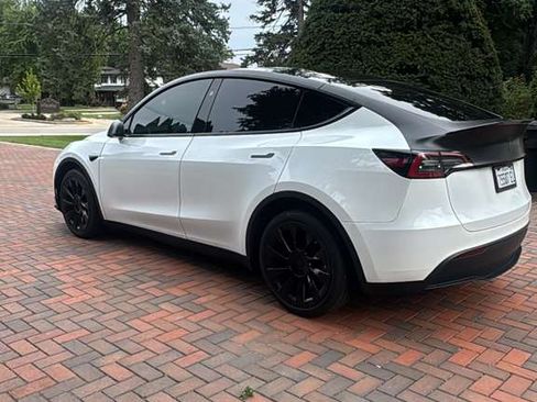Used 2023 Tesla Model Y Long Range AWD/4WD image 4