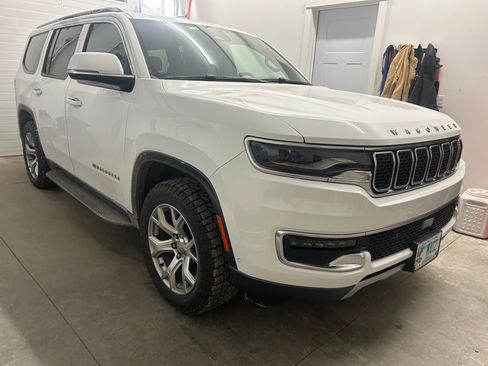 Used 2022 Jeep Wagoneer Series II image 1