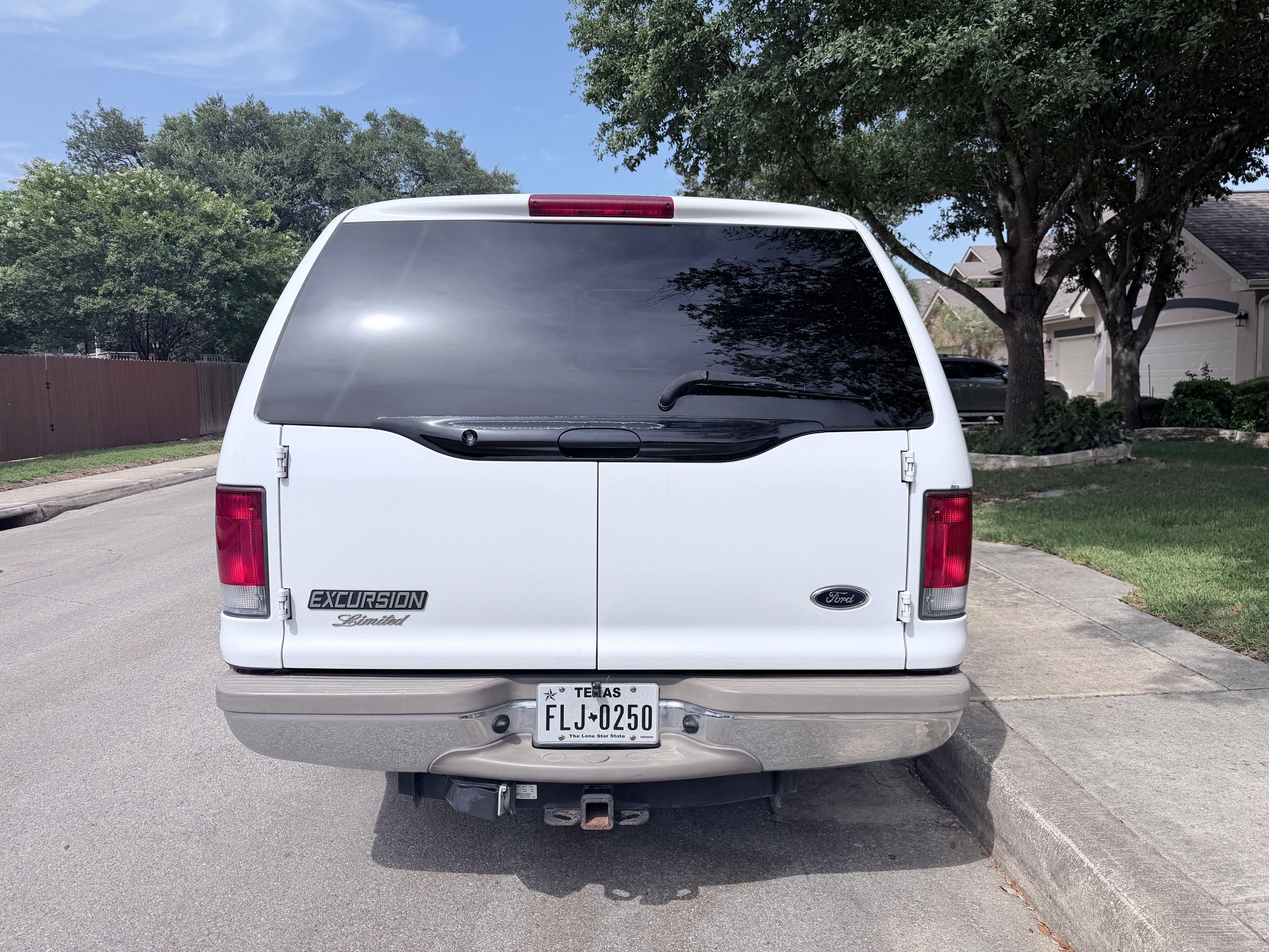 Used 2000 Ford Excursion Limited RWD image 2
