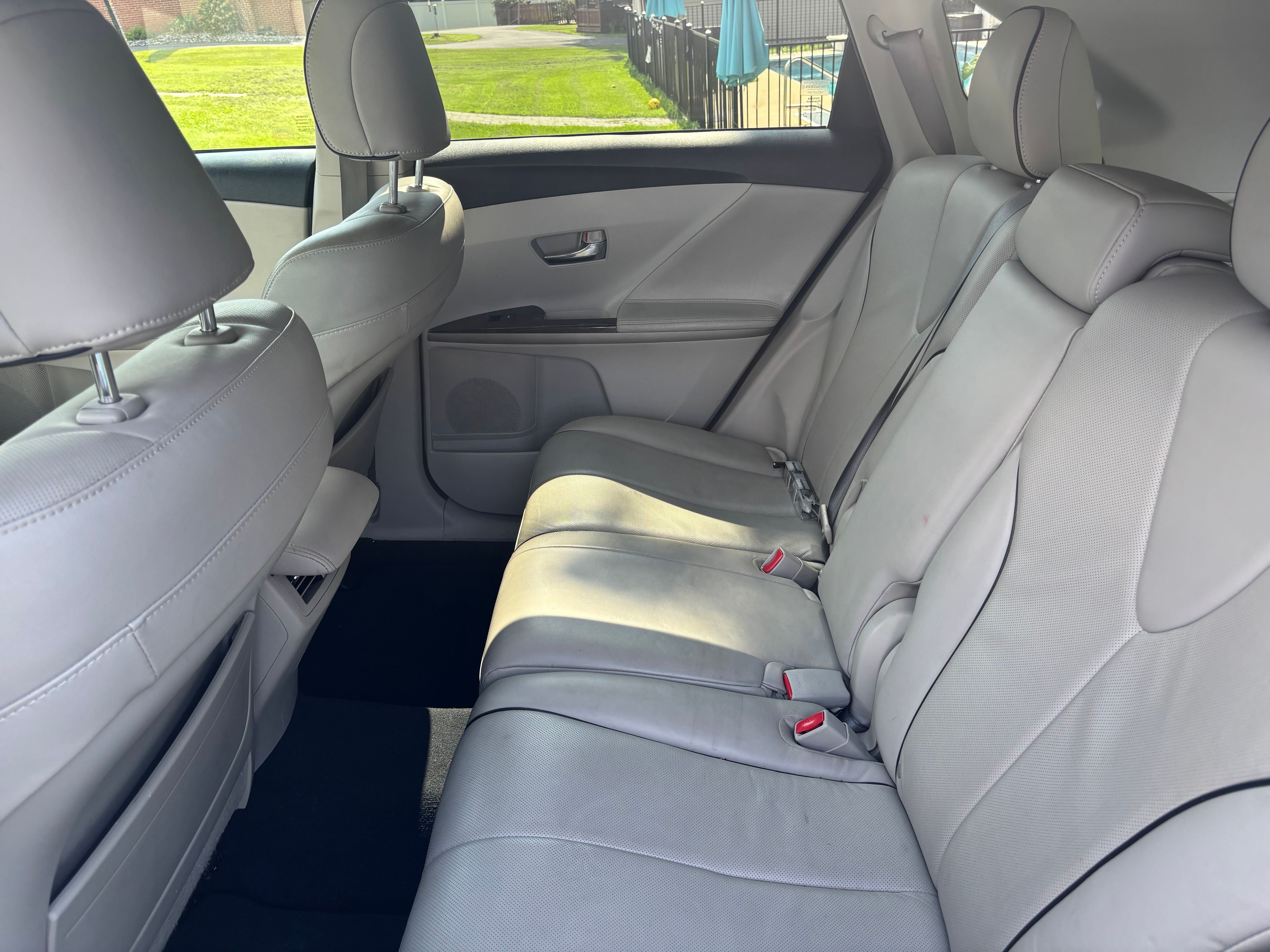 Used 2015 Toyota Venza XLE FWD image 12