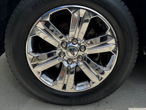 Used 2018 Ford F150 Lariat w/ Equipment Group 502A Luxury RWD image 11