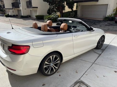 Used 2018 BMW 230i Convertible image 5