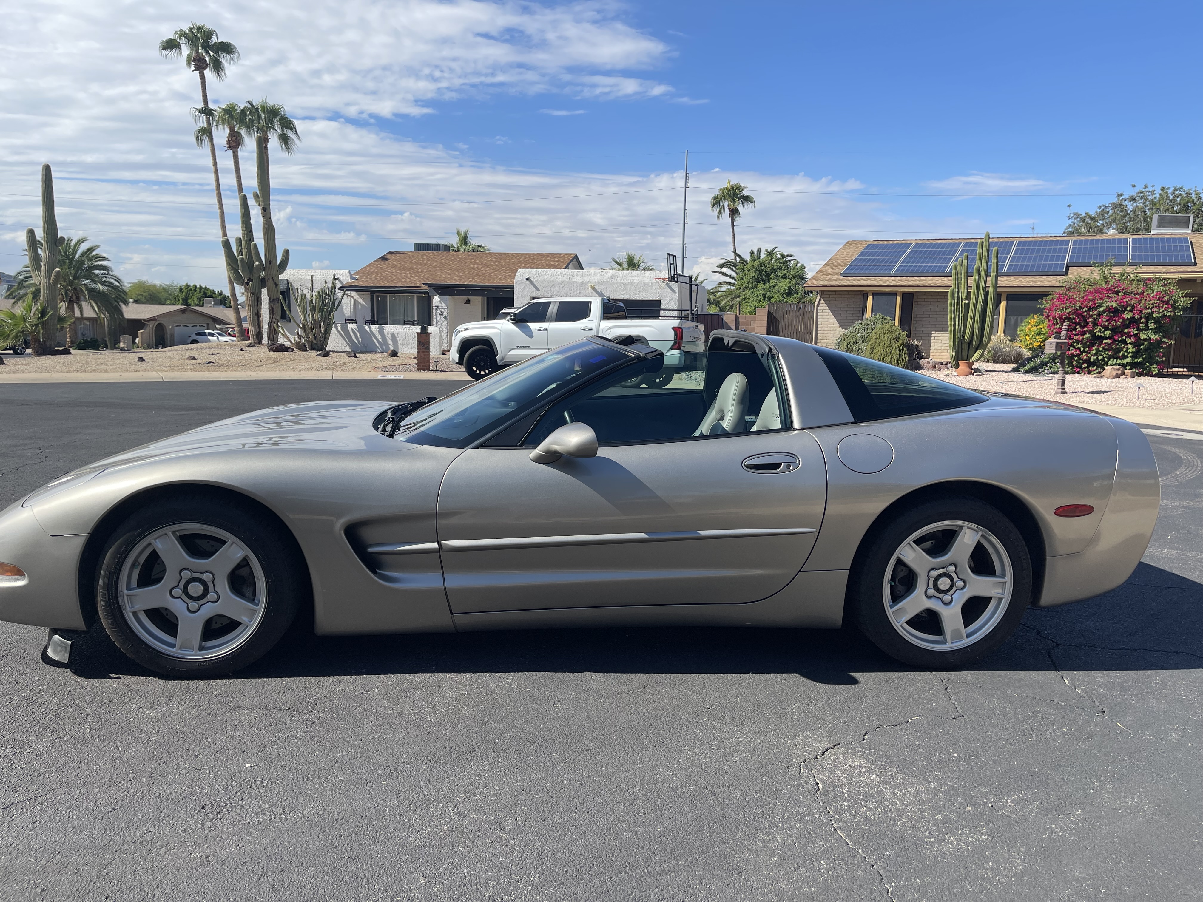 Used 1999 Chevrolet Corvette Coupe RWD image 18