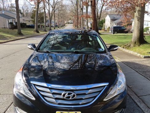 Used 2012 Hyundai Sonata Limited w/ Navigation Pkg image 4